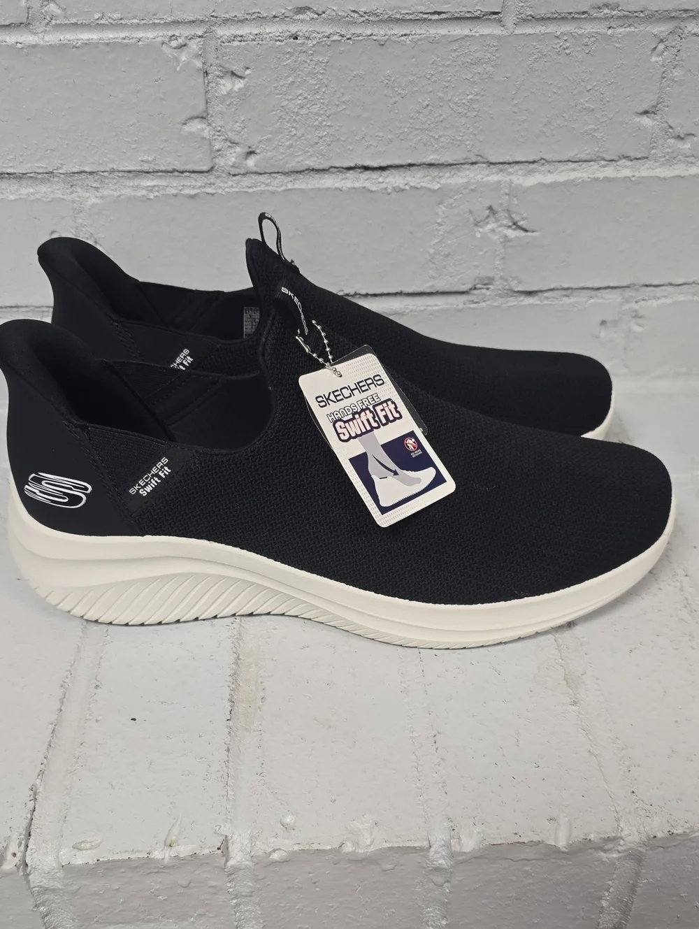 Skechers Mens Black Knit Slip-On Sneakers with White Sole.  Size 13. NWT.